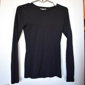 Forever 21 Black Longsleeve T-shirt Size S